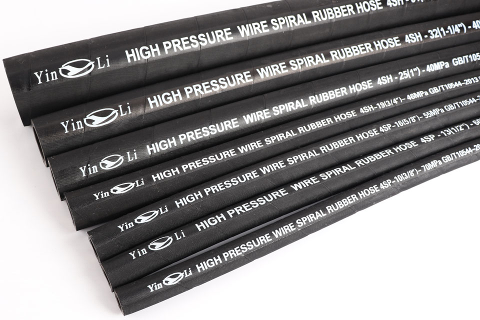 4层钢丝缠绕胶管