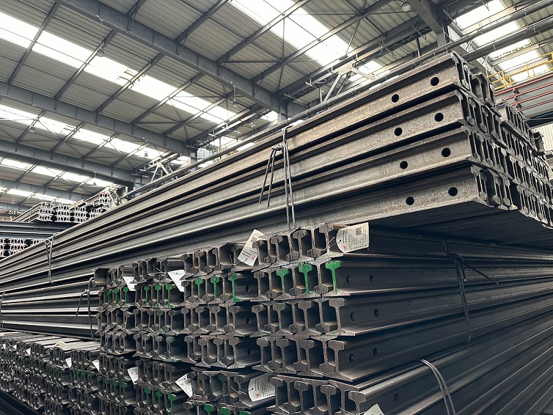 轨道及轨道配件，钢棚及钢棚配件，支护类产品