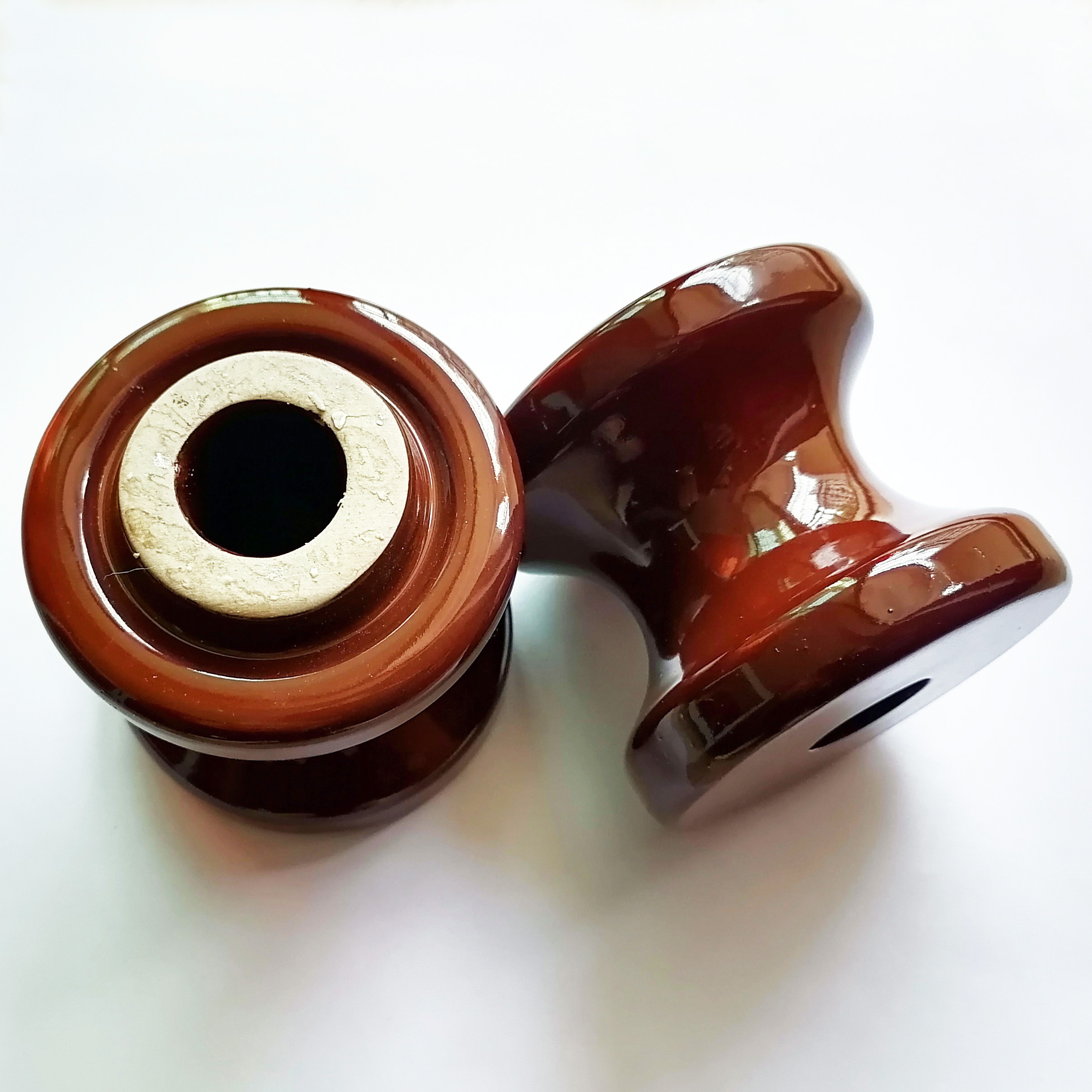 陶瓷绝缘子 insulator